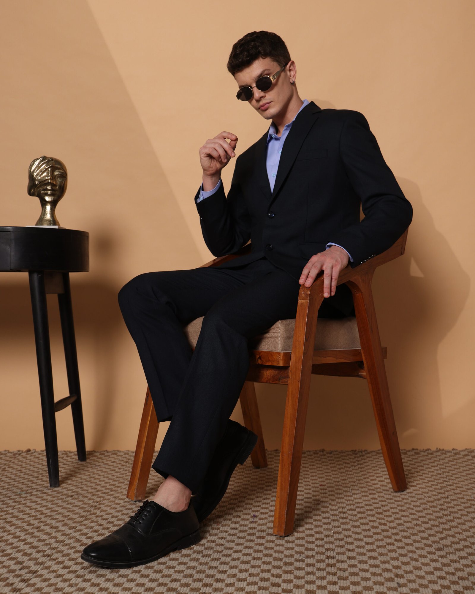 The Londoner's Classic Navy Blue Two-Piece Suit - Image 5